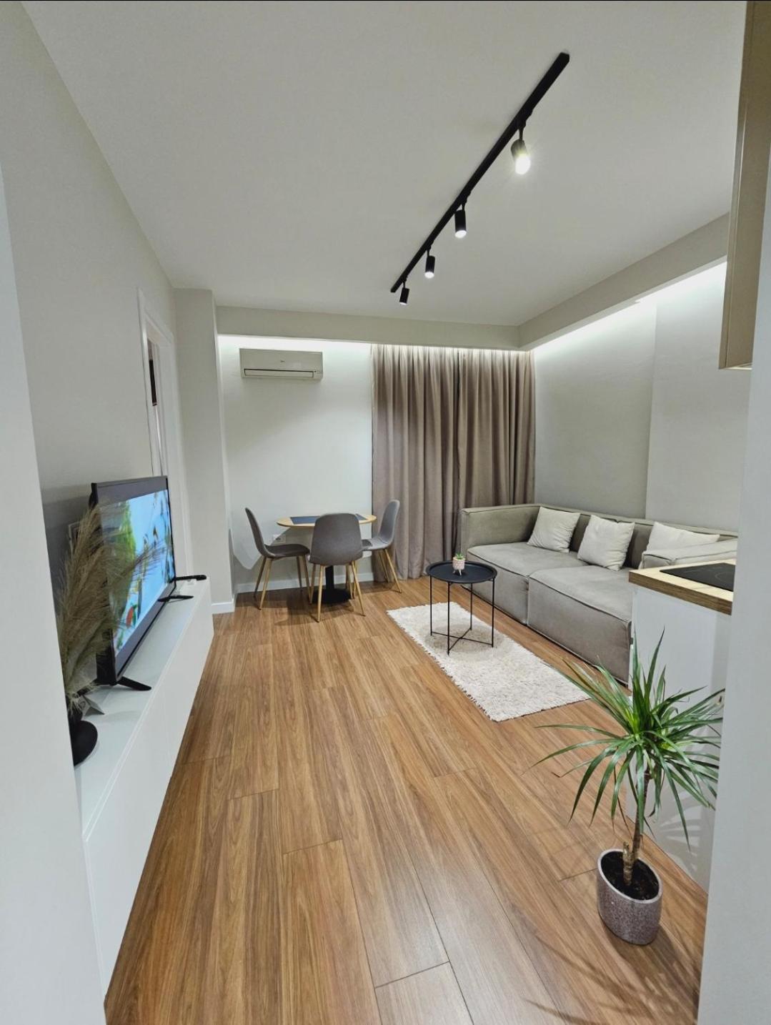 Tirana Center Piazza-In Apartment Ngoại thất bức ảnh